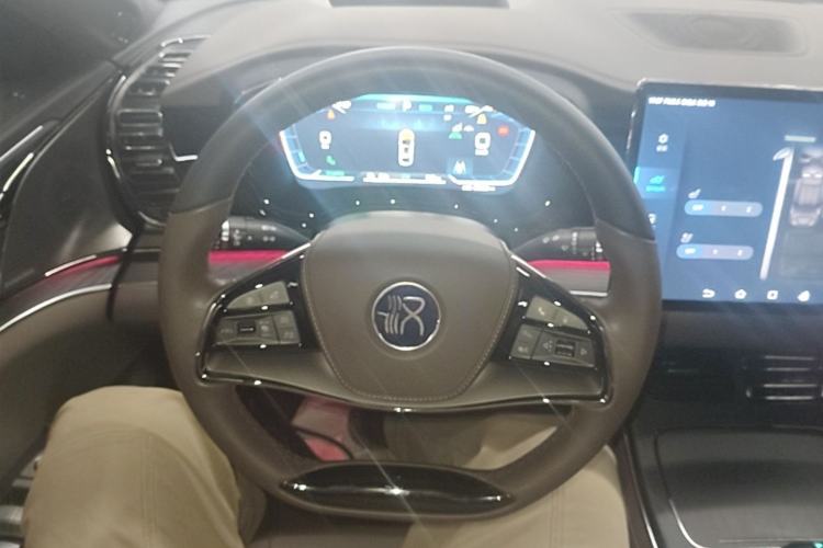 Used BYD Han 2022 EV Genesis Edition 715 km Front-Wheel-Drive Flagship Model Steering Wheel