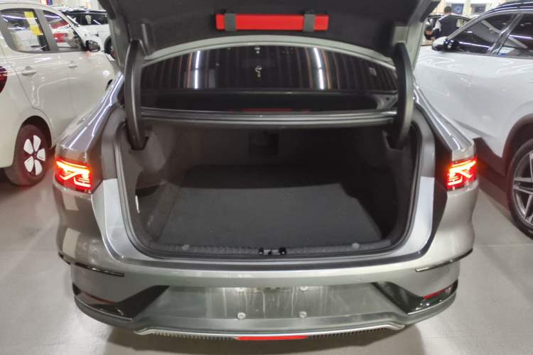 Used BYD Han 2022 EV Genesis Edition 610KM All-Wheel Drive Premium Model Trunk