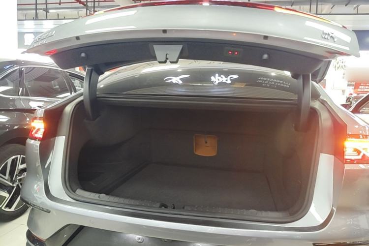 Used BYD Han 2022 DM-i 121KM Prestige Model Trunk
