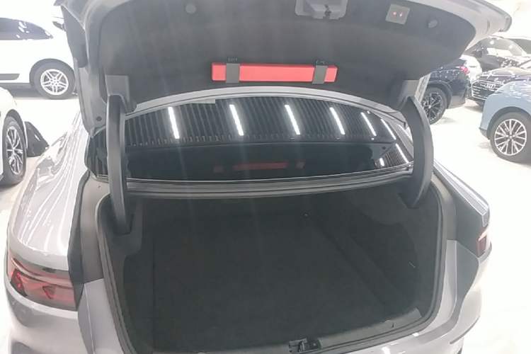 Used BYD Han 2022 EV Genesis Edition 715 km Front-Wheel-Drive Flagship Model Trunk