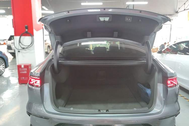 Used BYD Han 2022 DM-i 121KM Prestige Model Trunk