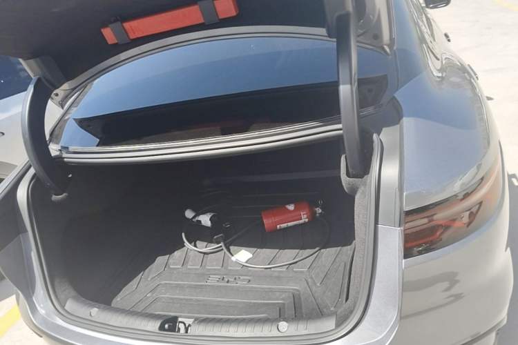 Used BYD Han 2022 EV Genesis Edition 715KM Front-Wheel-Drive Prestige Model Trunk