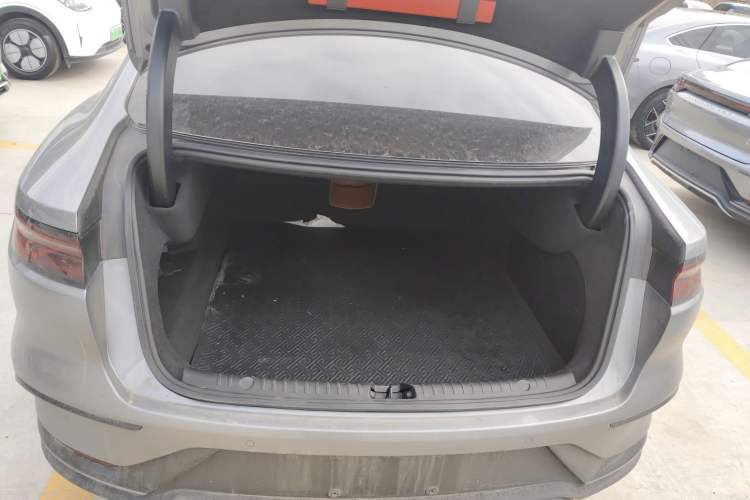 Used BYD Han 2022 EV Genesis Edition 715KM Front-Wheel-Drive Prestige Model Trunk