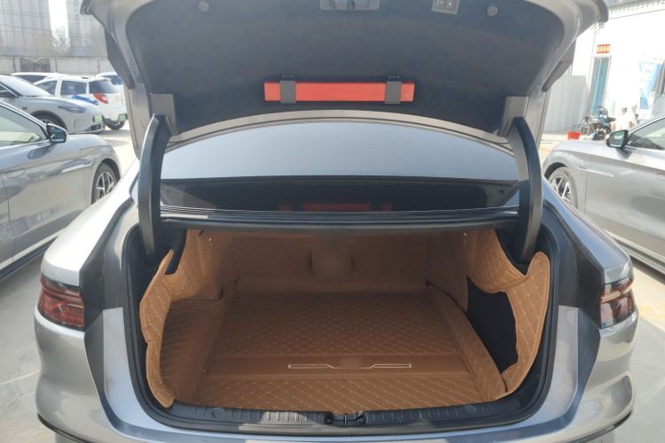 Used BYD Han 2022 EV Genesis Edition 715 km Front-Wheel-Drive Flagship Model Trunk