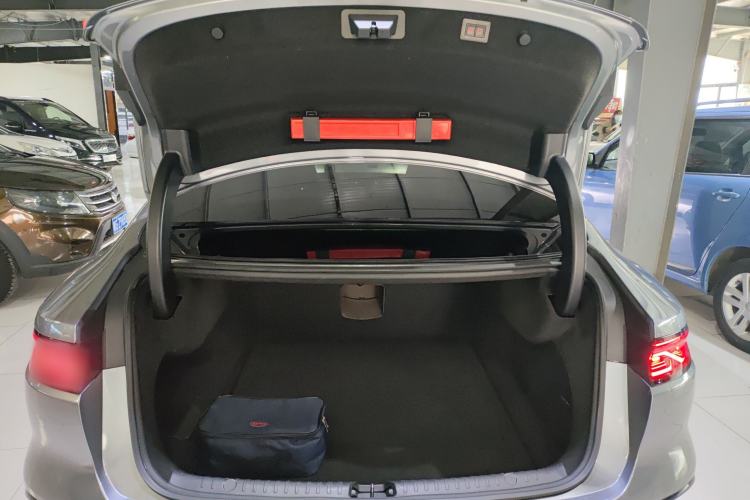 Used BYD Han 2022 DM-i 121KM Luxury Model Trunk