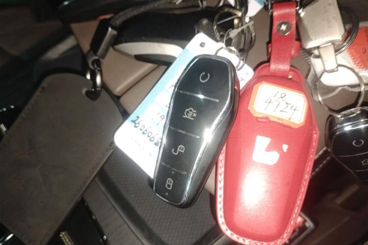 Used BYD Han 2022 EV Genesis Edition 715KM Front-Wheel-Drive Prestige Model Vehicle Key