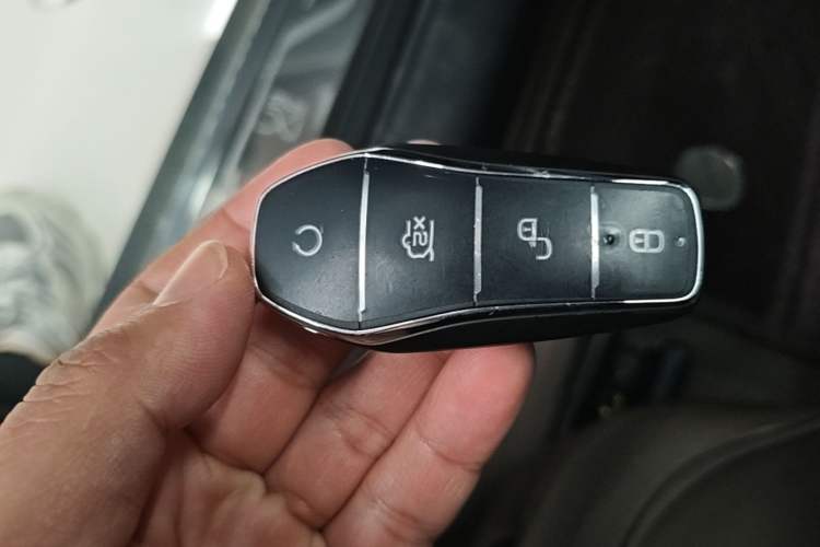 Used BYD Han 2022 EV Genesis Edition 715KM Front-Wheel-Drive Prestige Model Vehicle Key