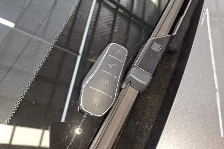 Used BYD Han 2022 DM-i 121KM Luxury Model Vehicle Key