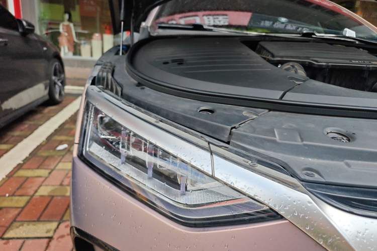 Used BYD Han 2022 DM-i 121KM Luxury Model Engine Bay Right