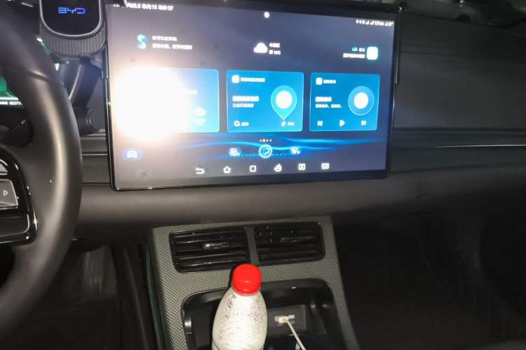 Used BYD Han 2022 EV 610 km All-Wheel-Drive Qianshan Cui Limited Edition Audio And AC Panel