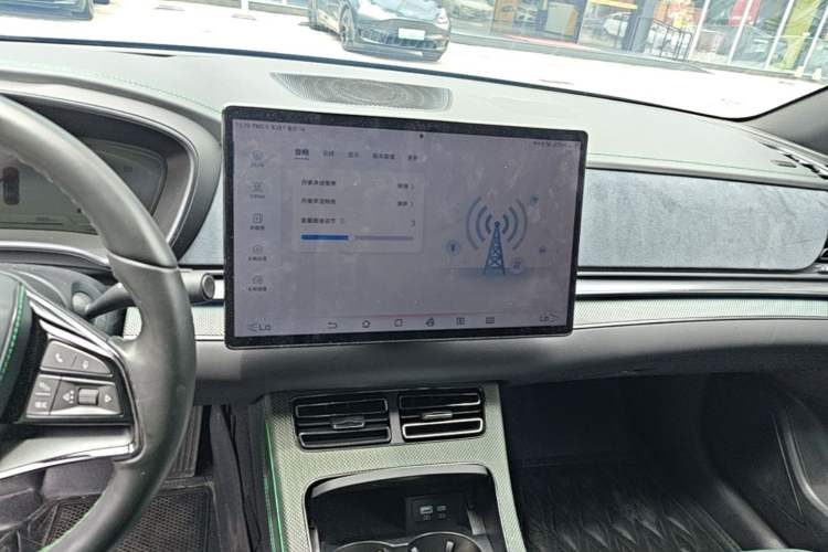 Used BYD Han 2022 EV 610 km All-Wheel-Drive Qianshan Cui Limited Edition Audio And AC Panel