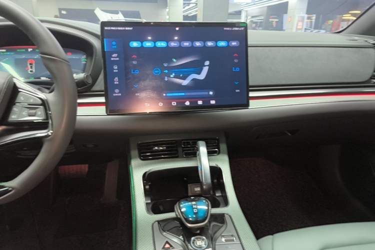 Used BYD Han 2022 EV 610 km All-Wheel-Drive Qianshan Cui Limited Edition Audio And AC Panel