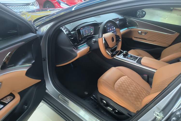 Used BYD Han 2022 DM-i 121KM Luxury Model Driver Seat