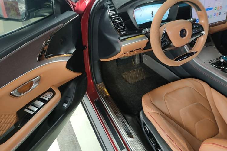 Used BYD Han 2022 DM-i 121KM Luxury Model Driver Seat