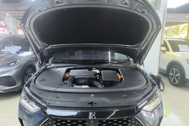 Used BYD Han 2022 DM-i 121KM Luxury Model Engine Bay