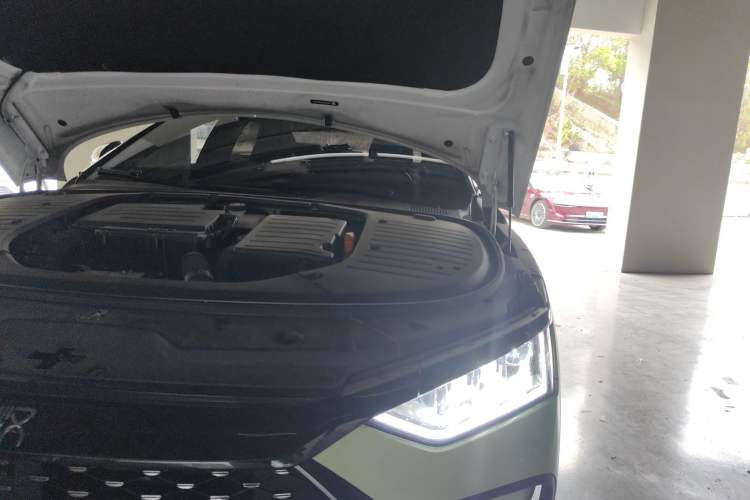 Used BYD Han 2022 DM-i 121KM Luxury Model Engine Bay Left
