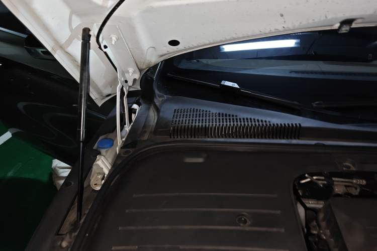 Used BYD Han 2022 DM-i 121KM Prestige Model Engine Bay Right