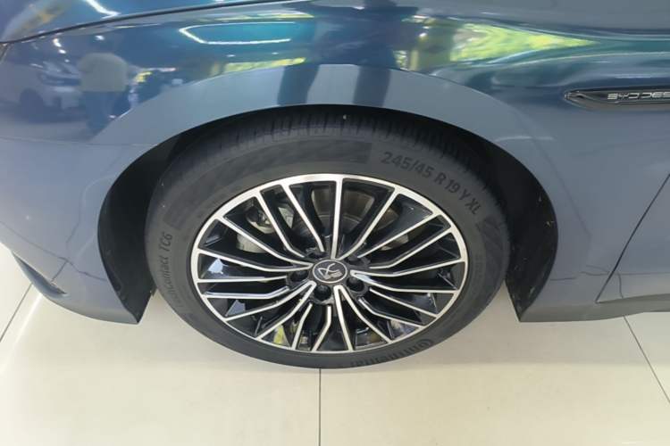 Used BYD Han 2022 DM-i 121KM Luxury Model Exterior 4