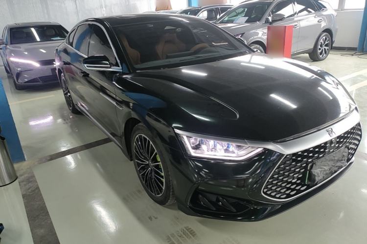 Used BYD Han 2022 DM-i 121KM Luxury Model Front Right 45 Deg