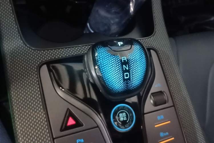 Used BYD Han 2022 EV 610 km All-Wheel-Drive Qianshan Cui Limited Edition Gear Lever