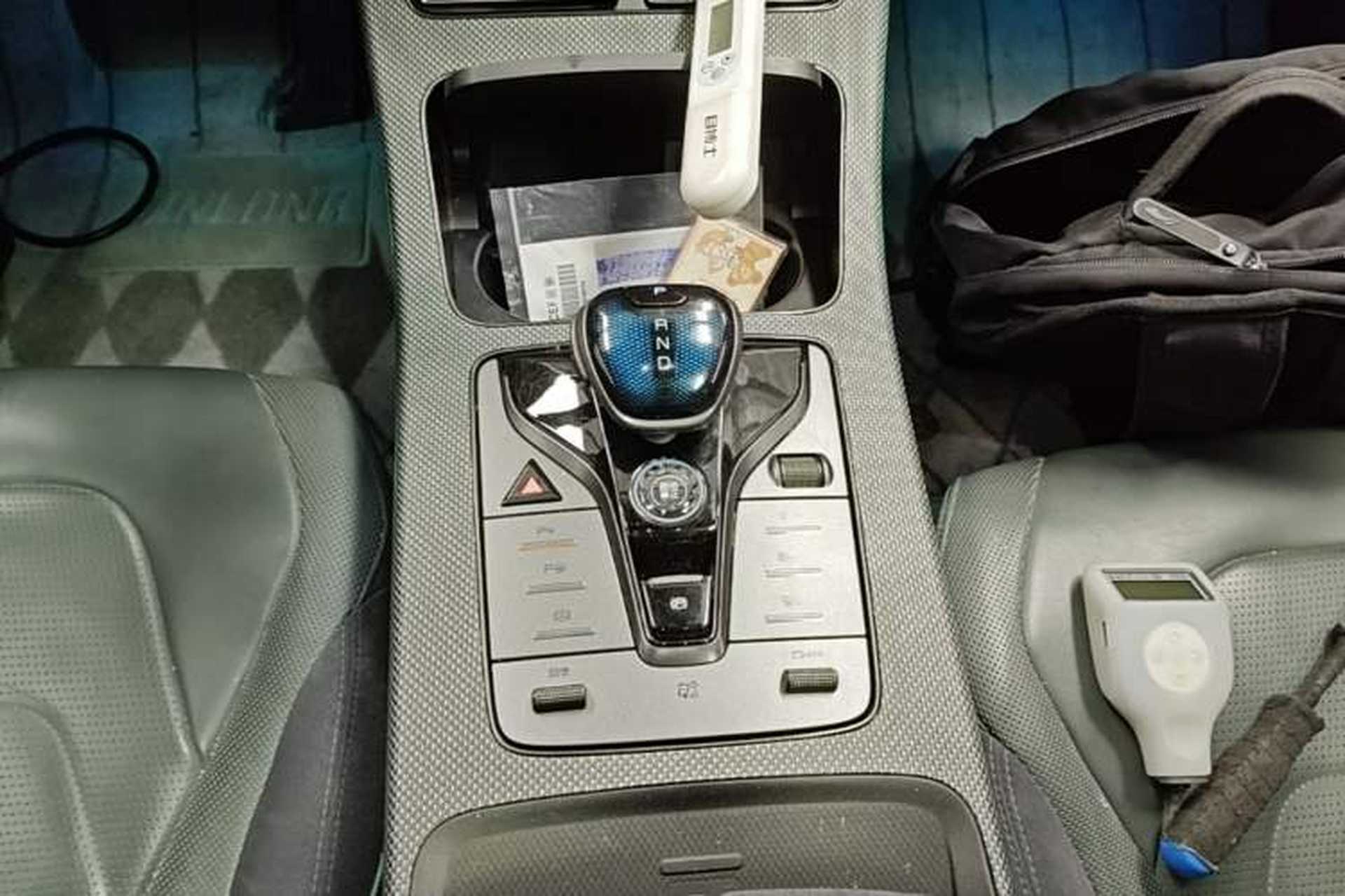 Used BYD Han 2022 EV 610 km All-Wheel-Drive Qianshan Cui Limited Edition Gear Lever