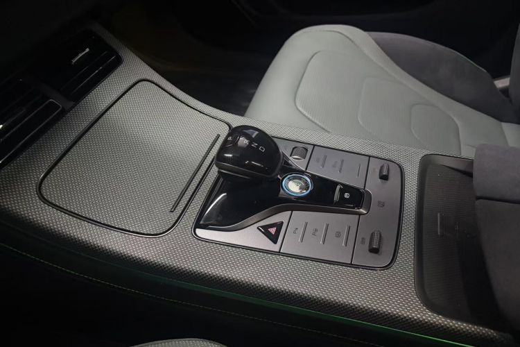 Used BYD Han 2022 EV 610 km All-Wheel-Drive Qianshan Cui Limited Edition Gear Lever