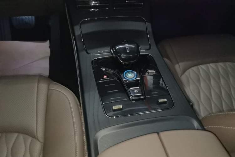 Used BYD Han 2022 DM-i 121KM Luxury Model Gear Lever