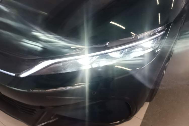Used BYD Han 2022 EV 610 km All-Wheel-Drive Qianshan Cui Limited Edition Left Front Headlight