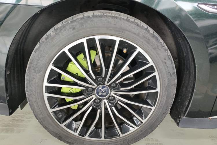 Used BYD Han 2022 DM-i 121KM Luxury Model Left Front Wheel Hub