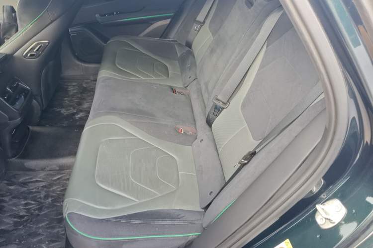 Used BYD Han 2022 EV 610 km All-Wheel-Drive Qianshan Cui Limited Edition Left Rear Seat