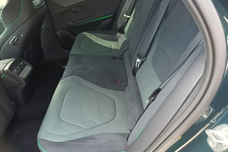 Used BYD Han 2022 EV 610 km All-Wheel-Drive Qianshan Cui Limited Edition Left Rear Seat