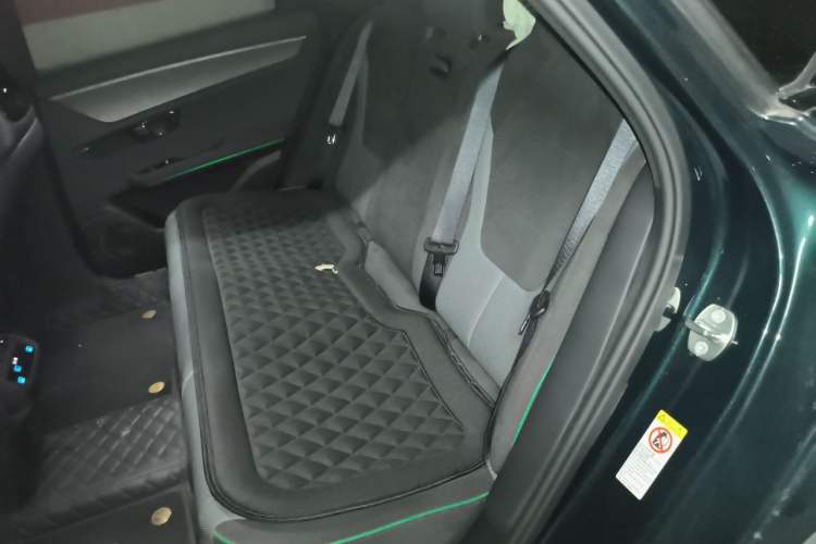 Used BYD Han 2022 EV 610 km All-Wheel-Drive Qianshan Cui Limited Edition Left Rear Seat
