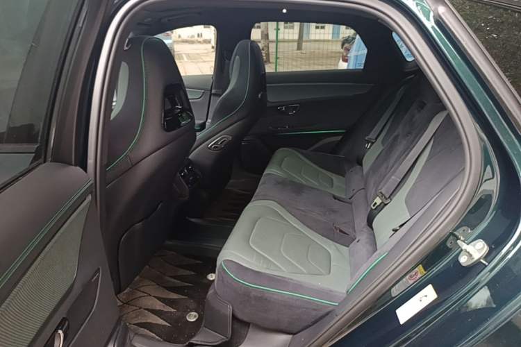 Used BYD Han 2022 EV 610 km All-Wheel-Drive Qianshan Cui Limited Edition Left Rear Seat