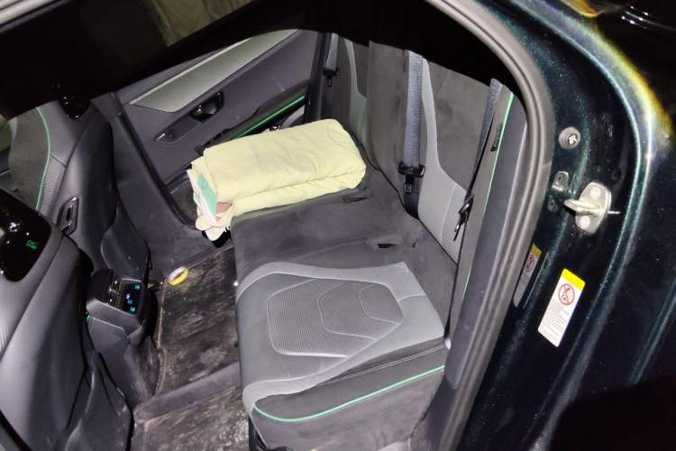 Used BYD Han 2022 EV 610 km All-Wheel-Drive Qianshan Cui Limited Edition Left Rear Seat