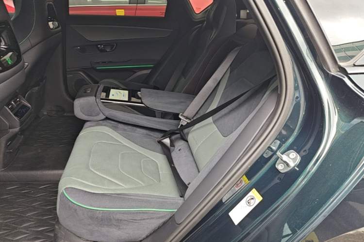Used BYD Han 2022 EV 610 km All-Wheel-Drive Qianshan Cui Limited Edition Left Rear Seat