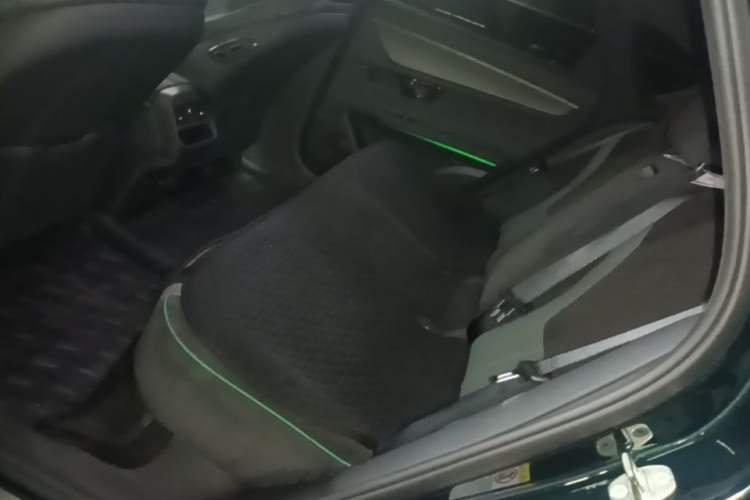 Used BYD Han 2022 EV 610 km All-Wheel-Drive Qianshan Cui Limited Edition Left Rear Seat