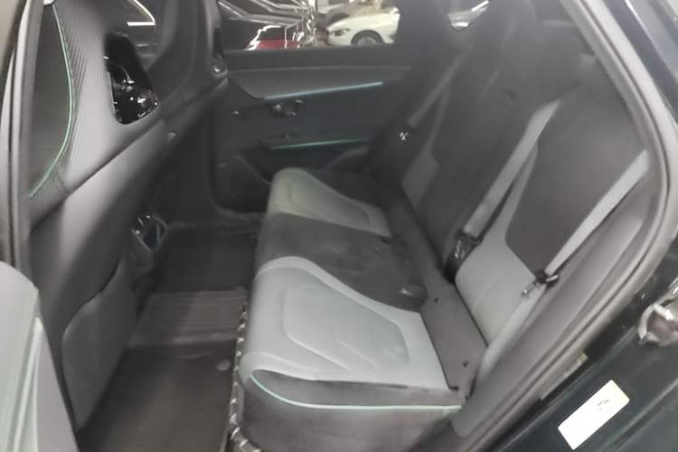 Used BYD Han 2022 EV 610 km All-Wheel-Drive Qianshan Cui Limited Edition Left Rear Seat