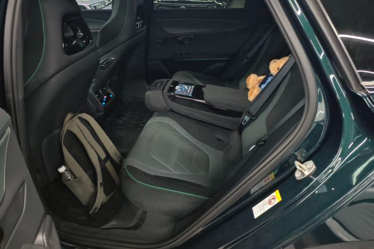 Used BYD Han 2022 EV 610 km All-Wheel-Drive Qianshan Cui Limited Edition Left Rear Seat