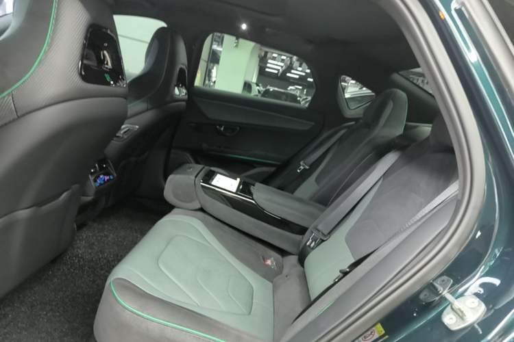 Used BYD Han 2022 EV 610 km All-Wheel-Drive Qianshan Cui Limited Edition Left Rear Seat