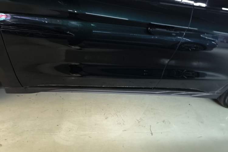 Used BYD Han 2022 EV 610 km All-Wheel-Drive Qianshan Cui Limited Edition Left Side Sill