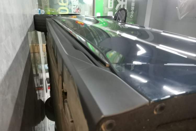 Used BYD Han 2022 EV 610 km All-Wheel-Drive Qianshan Cui Limited Edition Left Side Sill