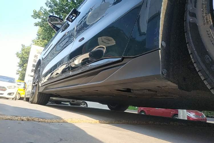 Used BYD Han 2022 EV 610 km All-Wheel-Drive Qianshan Cui Limited Edition Left Side Sill