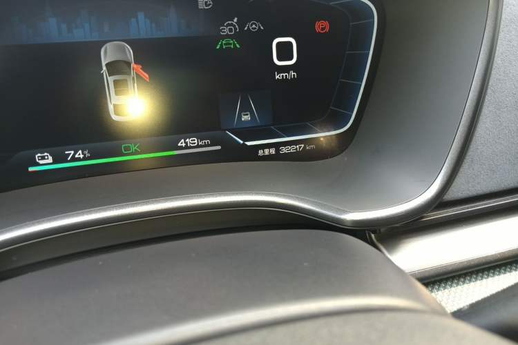 Used BYD Han 2022 EV 610 km All-Wheel-Drive Qianshan Cui Limited Edition Odometer Close Up