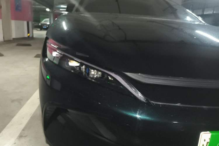 Used BYD Han 2022 EV 610 km All-Wheel-Drive Qianshan Cui Limited Edition Right Front Headlight