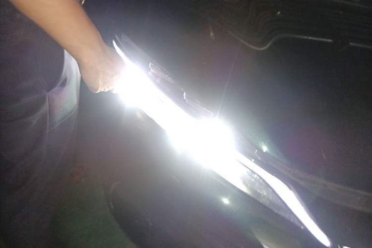 Used BYD Han 2022 EV 610 km All-Wheel-Drive Qianshan Cui Limited Edition Right Front Headlight