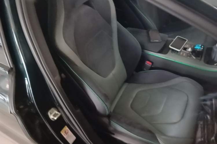 Used BYD Han 2022 EV 610 km All-Wheel-Drive Qianshan Cui Limited Edition Right Front Seat