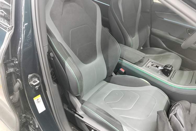 Used BYD Han 2022 EV 610 km All-Wheel-Drive Qianshan Cui Limited Edition Right Front Seat