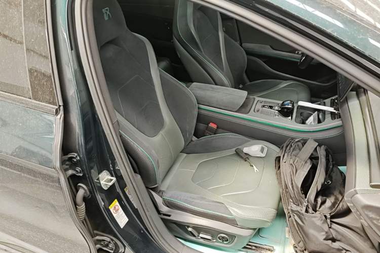 Used BYD Han 2022 EV 610 km All-Wheel-Drive Qianshan Cui Limited Edition Right Front Seat