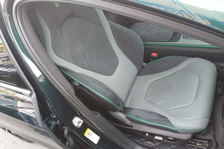 Used BYD Han 2022 EV 610 km All-Wheel-Drive Qianshan Cui Limited Edition Right Front Seat
