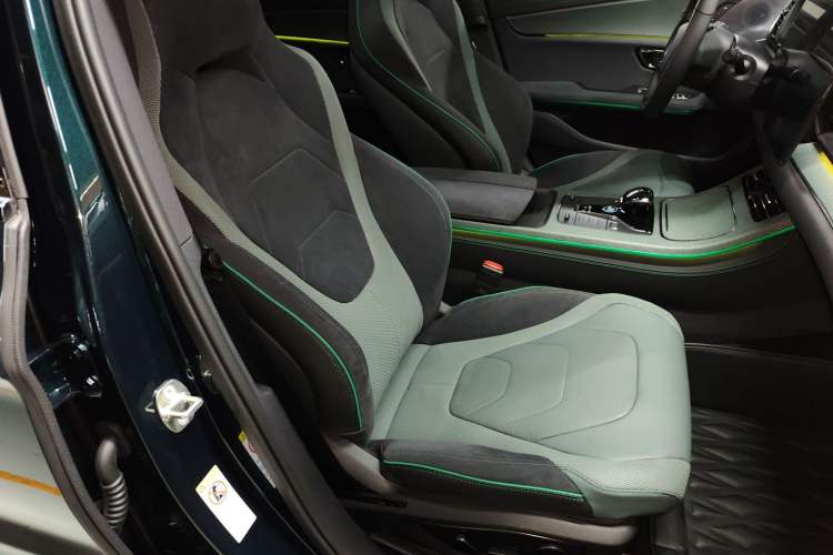 Used BYD Han 2022 EV 610 km All-Wheel-Drive Qianshan Cui Limited Edition Right Front Seat